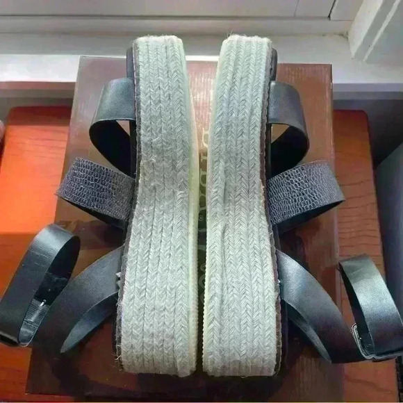 Diba Woman’s Day Line Sandal In A Gunmetal Grey Gladiator Style - Picture 4 of 7